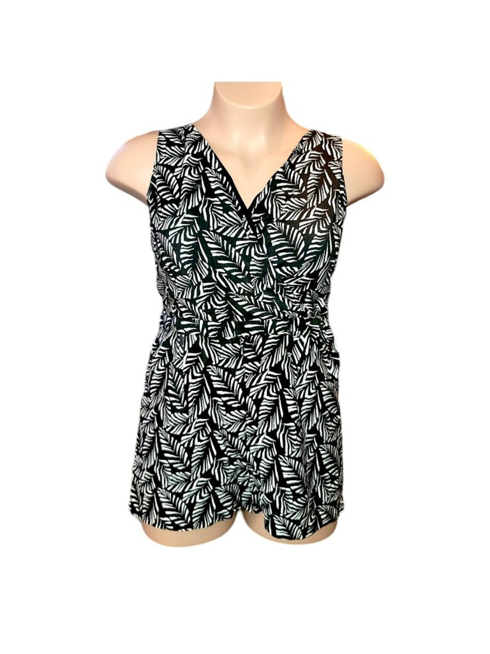 Ann Taylor Loft Romper Shorts Black and White Palm Leaf Waist Tie Jj3396
